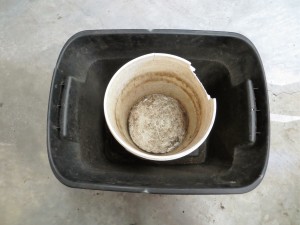 Cheap Worm Bins - Tote and a Bucket